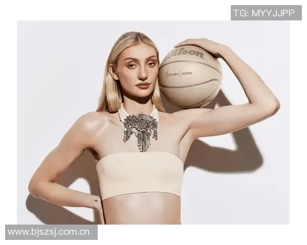 WNBA球星里斯携维密内衣展现完美身材引发时尚热潮